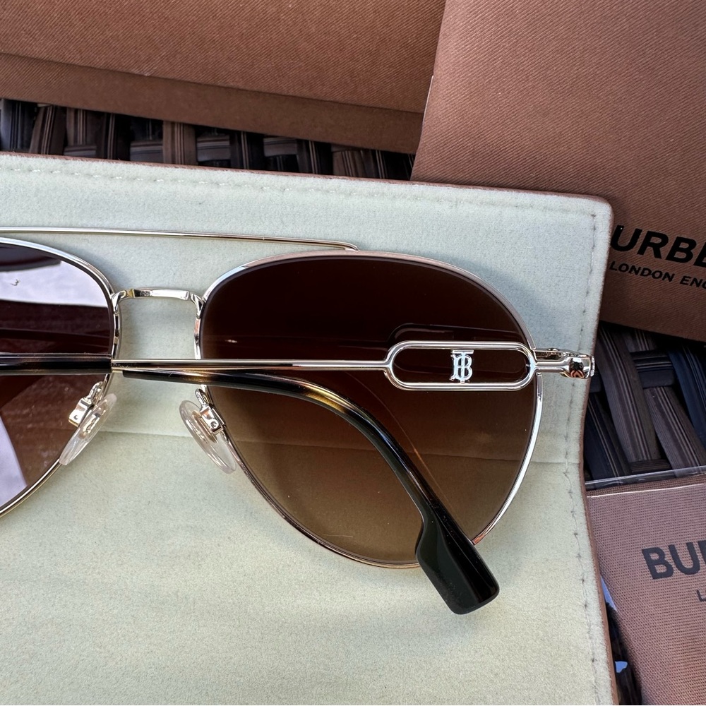 Burberry Women’s Aviator Sunglasses - Picture 4 of 7